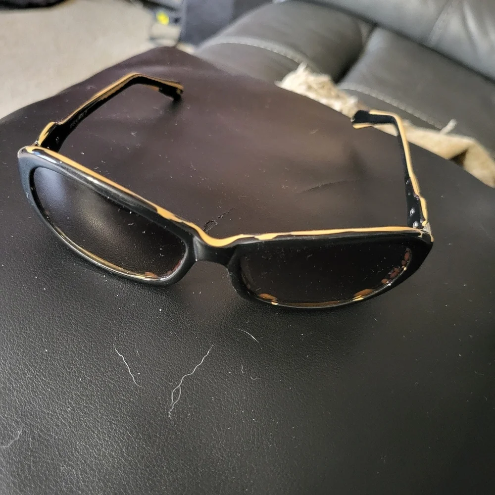 VINTAGE WOMANS Y2K GUCCI SUNGLASSES